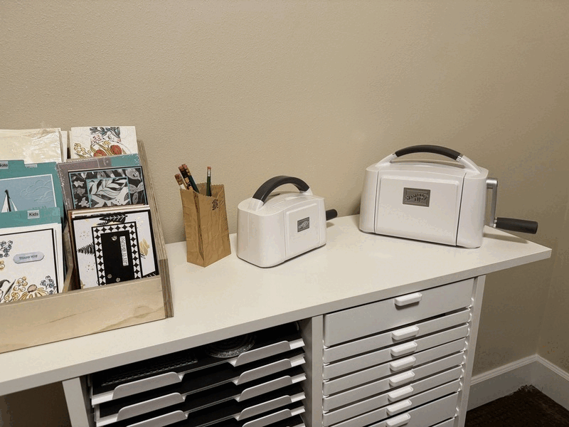 Die Cutting & Embossing Station - Stamp4Joy.com